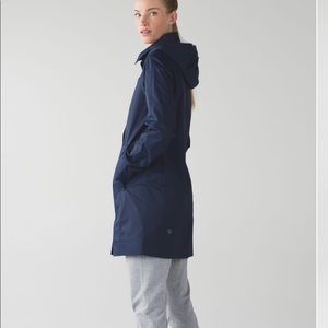 Lululemon Navy Raincoat with hood mid length - Size 6